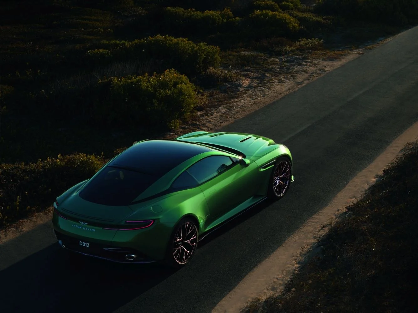 Aston Martin DB12 4.0 V8 (680 Hp) Automatic2023 - thumbnail 5