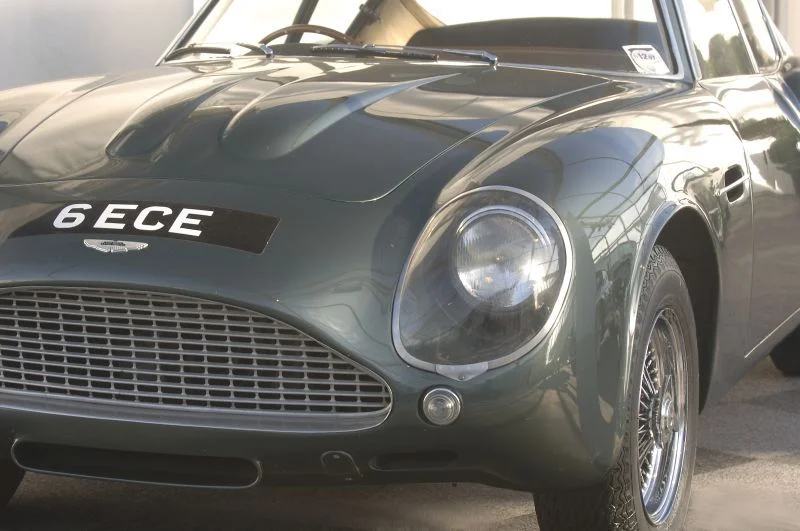 Aston Martin DB4 3.7 (318 Hp)1960 - 1963 thumbnail 14