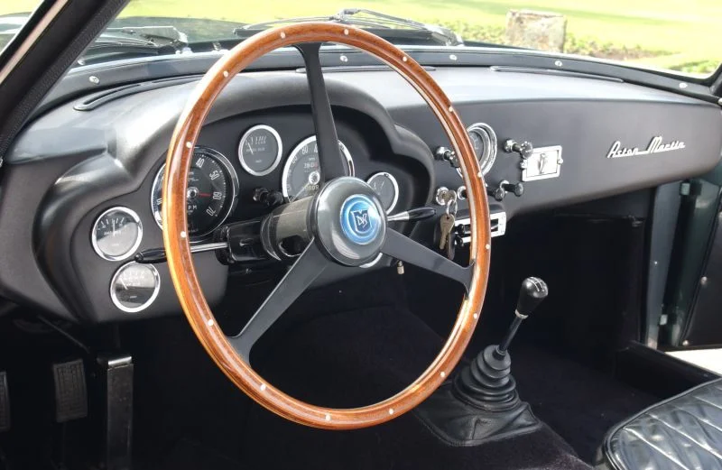 Aston Martin DB4 3.7 (318 Hp)1960 - 1963 thumbnail 3