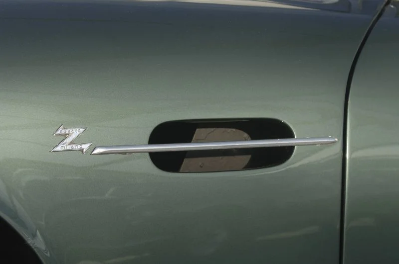 Aston Martin DB4 3.7 (318 Hp)1960 - 1963 thumbnail 4
