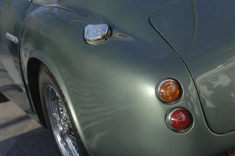 Aston Martin DB4 3.7 (318 Hp)1960 - 1963 thumbnail 5