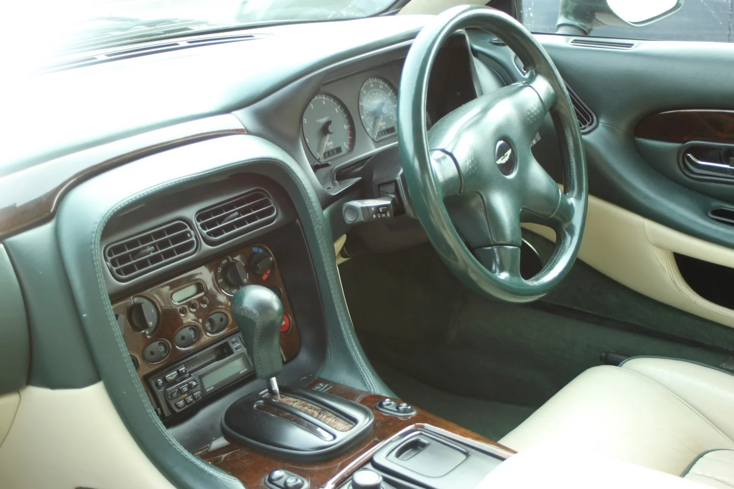 Aston Martin DB7 3.2 (360 Hp)1994 - 1999 thumbnail 10