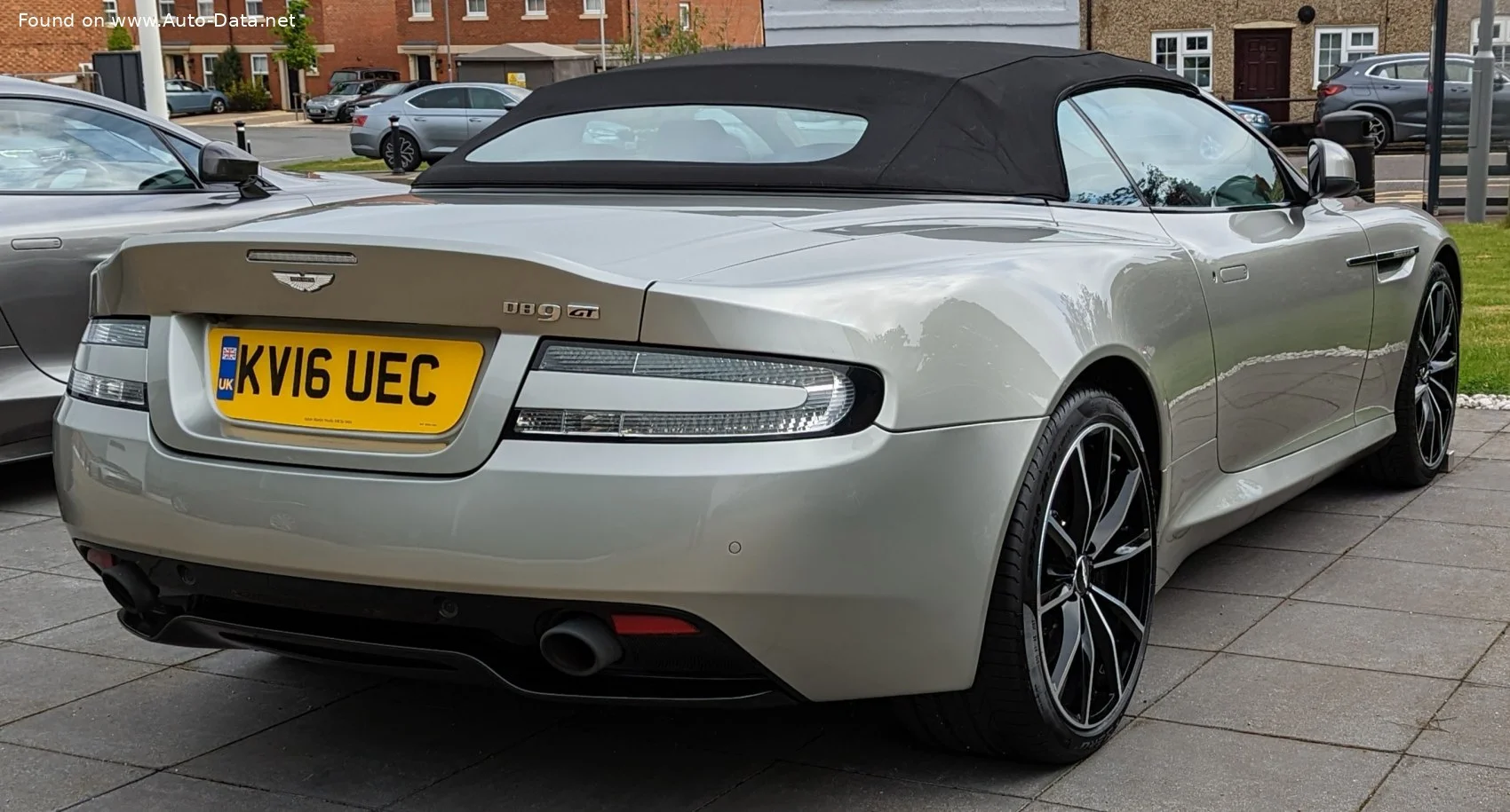 Aston Martin DB9 6.0 V12 (547 Hp) Automatic2015 - 2016 - 1