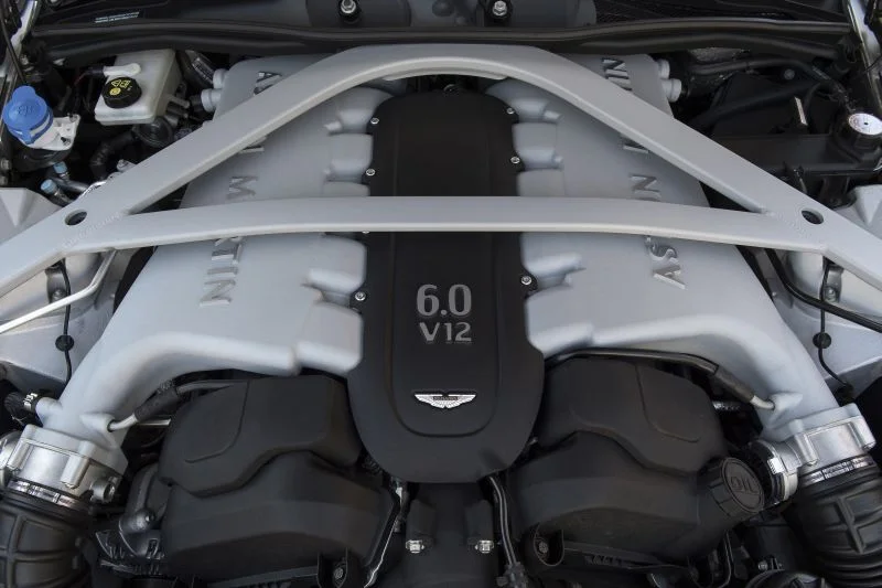 Aston Martin DB9 6.0 V12 (547 Hp) Automatic2015 - 2016 thumbnail 4