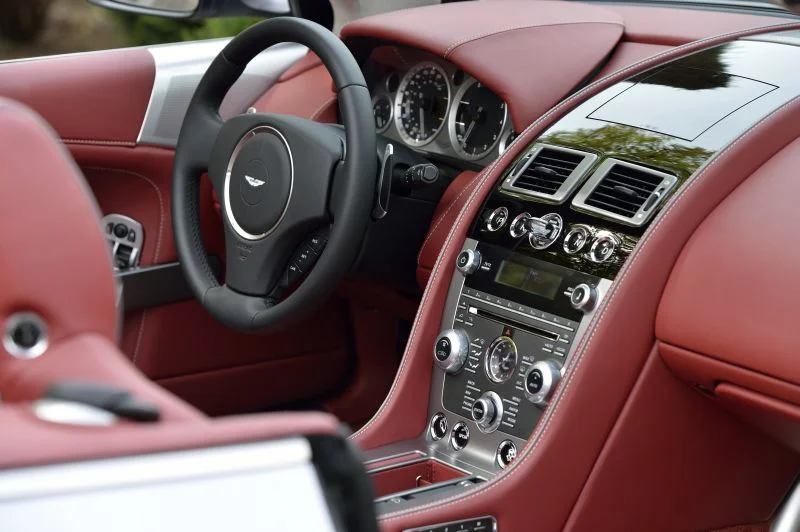 Aston Martin DB9 6.0 V12 (517 Hp) Automatic2012 - 2015 thumbnail 3