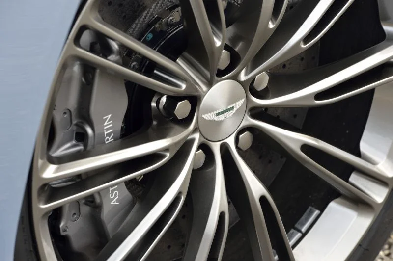 Aston Martin DB9 6.0 V12 (517 Hp) Automatic2012 - 2015 thumbnail 5