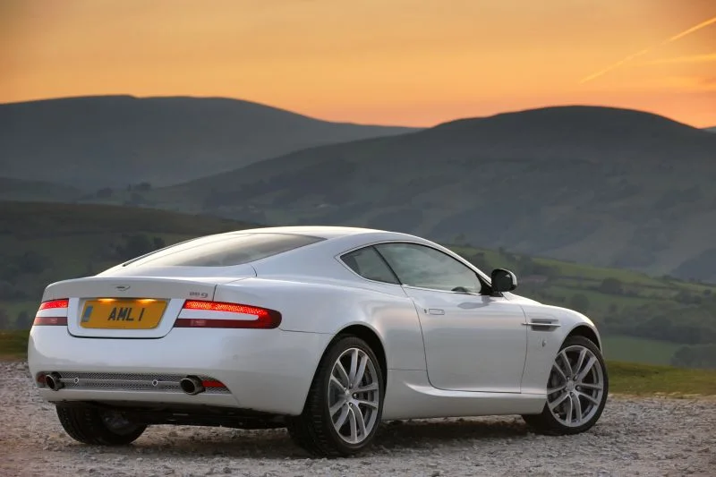 Aston Martin DB9 6.0 i V12 48V (456 Hp)2004 - 2012 thumbnail 2