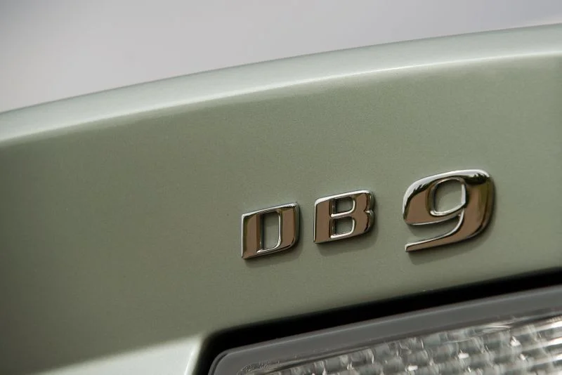 Aston Martin DB9 6.0 i V12 48V (456 Hp)2004 - 2012 thumbnail 15