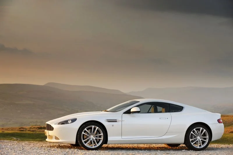 Aston Martin DB9 6.0 i V12 48V (456 Hp)2004 - 2012 thumbnail 16