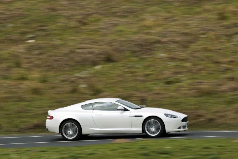 Aston Martin DB9 6.0 i V12 48V (456 Hp)2004 - 2012 thumbnail 10