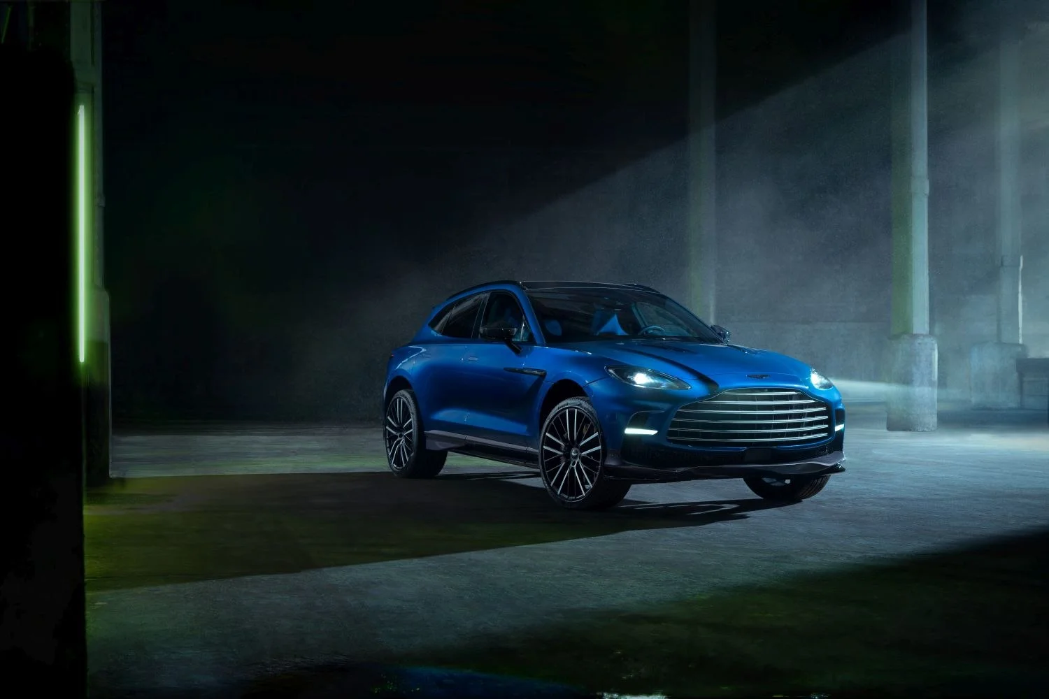 Aston Martin DBX modeli