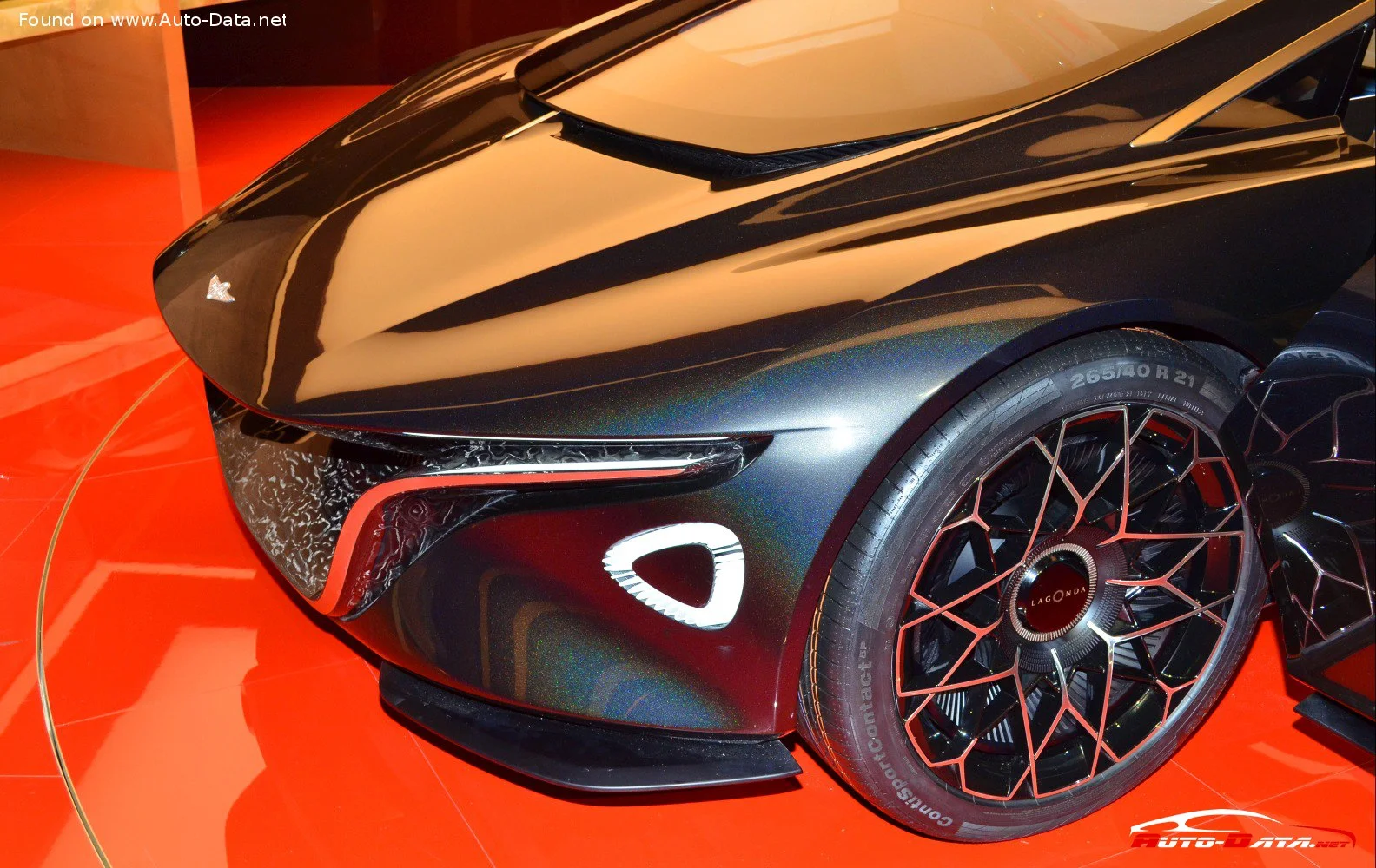 Aston Martin Lagonda Aston Martin Lagonda Vision Concept thumbnail 17