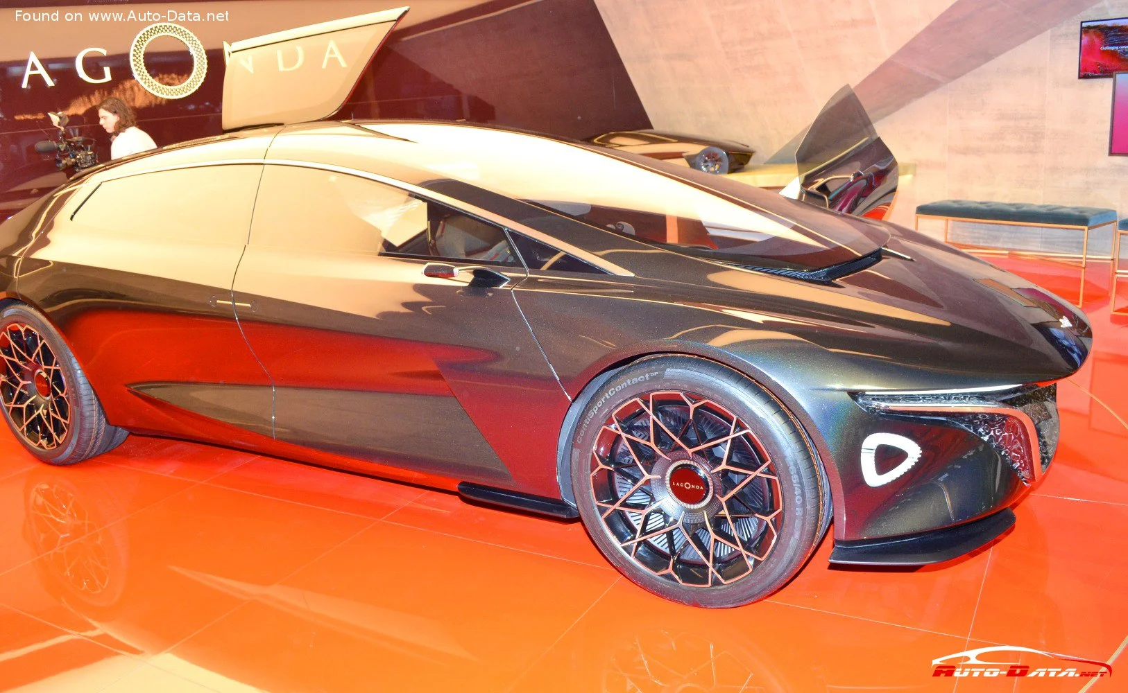 Aston Martin Lagonda Aston Martin Lagonda Vision Concept thumbnail 18