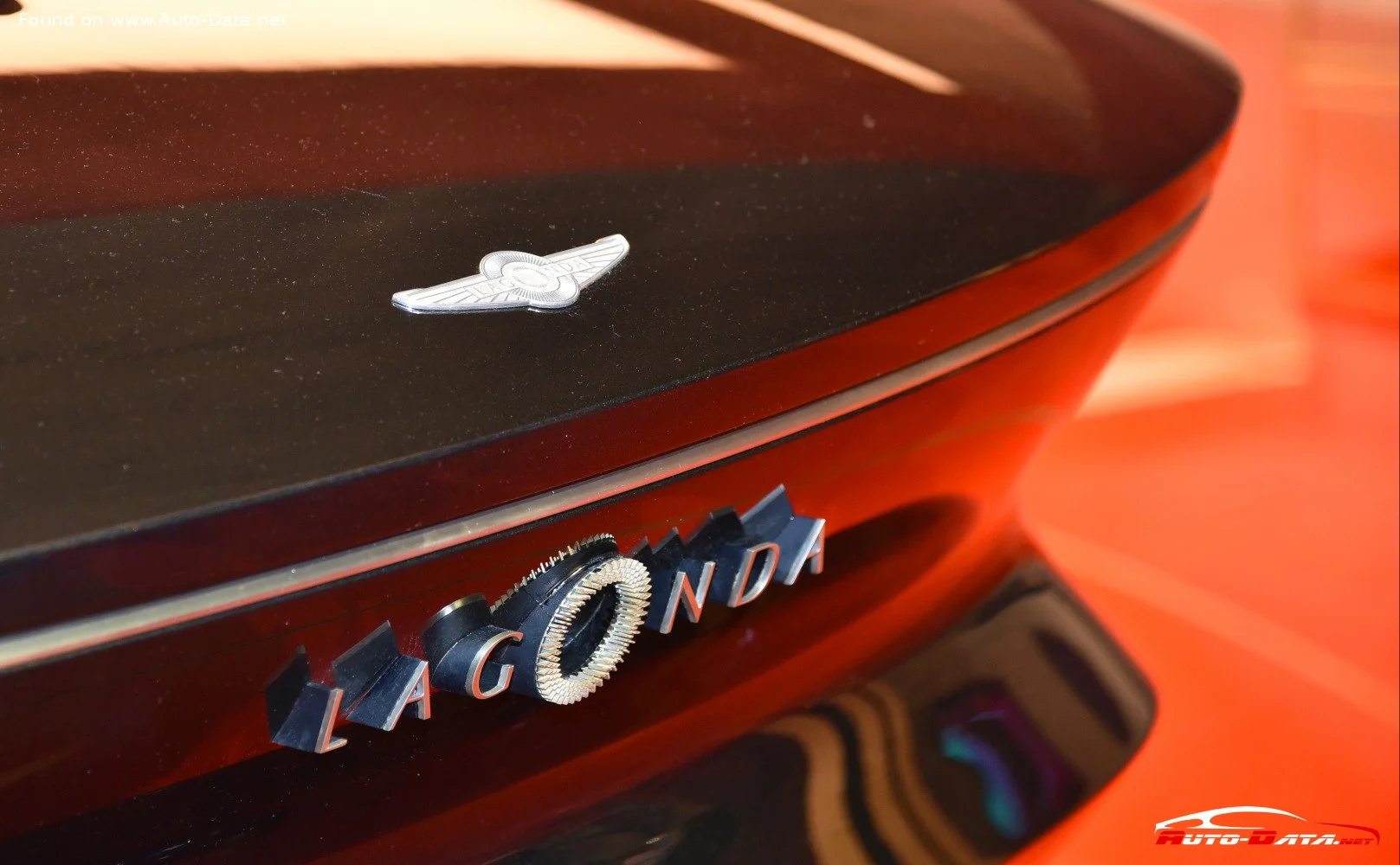Aston Martin Lagonda Aston Martin Lagonda Vision Concept thumbnail 7
