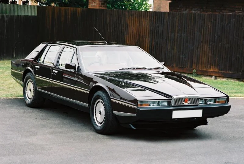 Aston Martin Lagonda 5.3 (310 Hp)1976 - 1989 - 1
