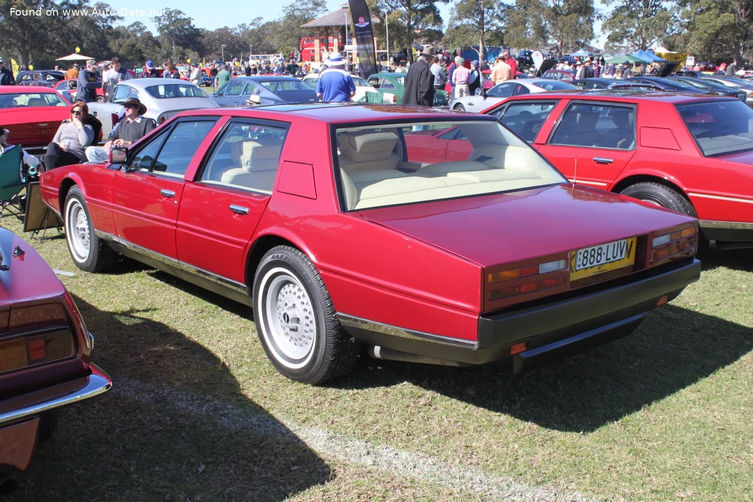 Aston Martin Lagonda 5.3 (310 Hp)1976 - 1989 thumbnail 12