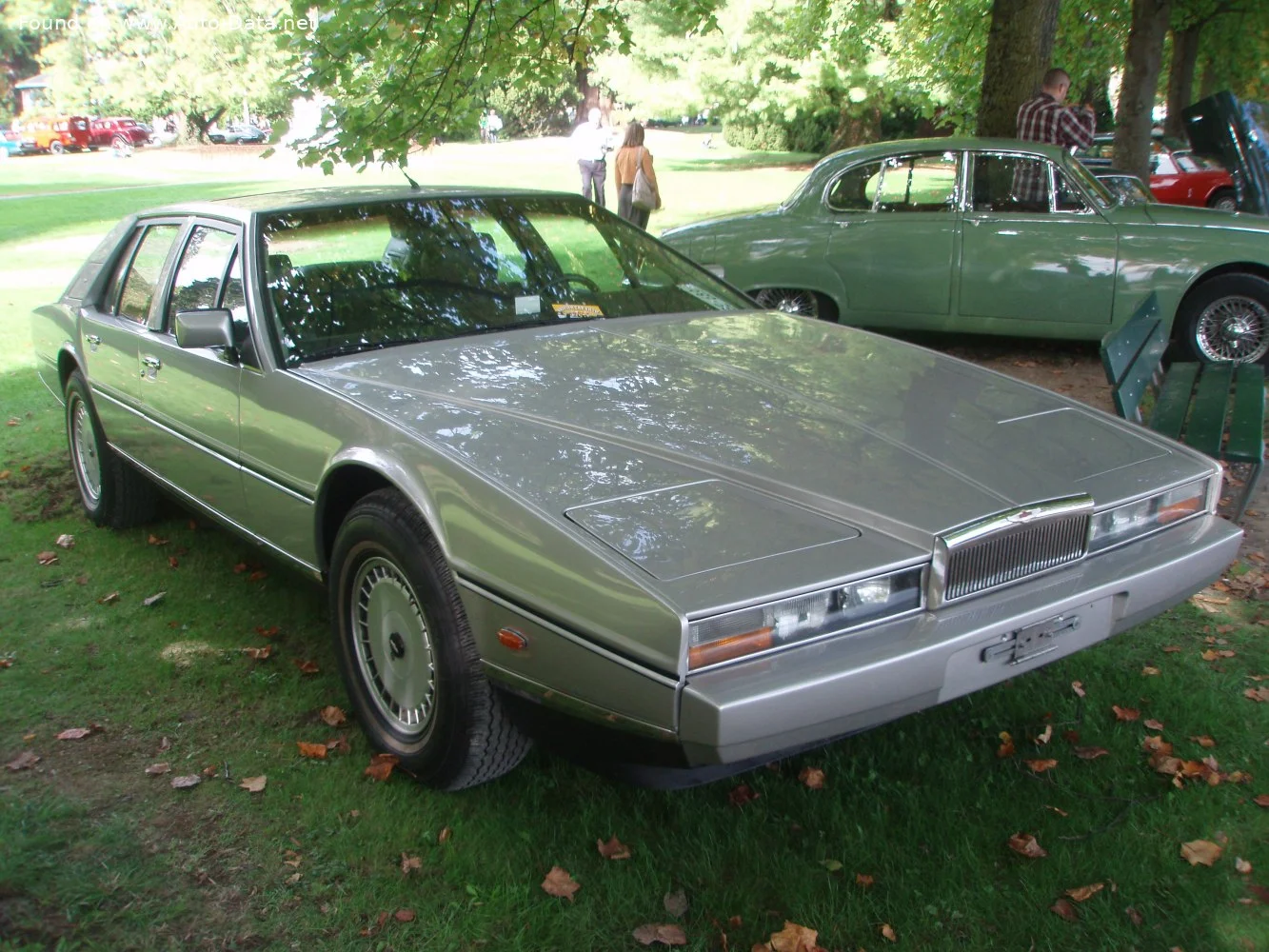 Aston Martin Lagonda 5.3 (310 Hp)1976 - 1989 thumbnail 15