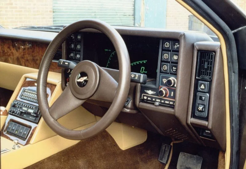 Aston Martin Lagonda 5.3 (310 Hp)1976 - 1989 thumbnail 3