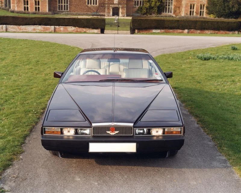 Aston Martin Lagonda 5.3 (310 Hp)1976 - 1989 thumbnail 4