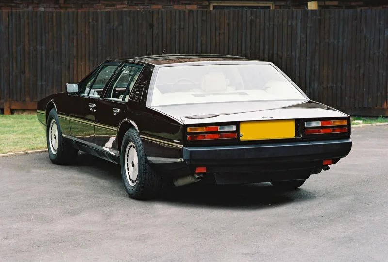 Aston Martin Lagonda 5.3 (310 Hp)1976 - 1989 thumbnail 5
