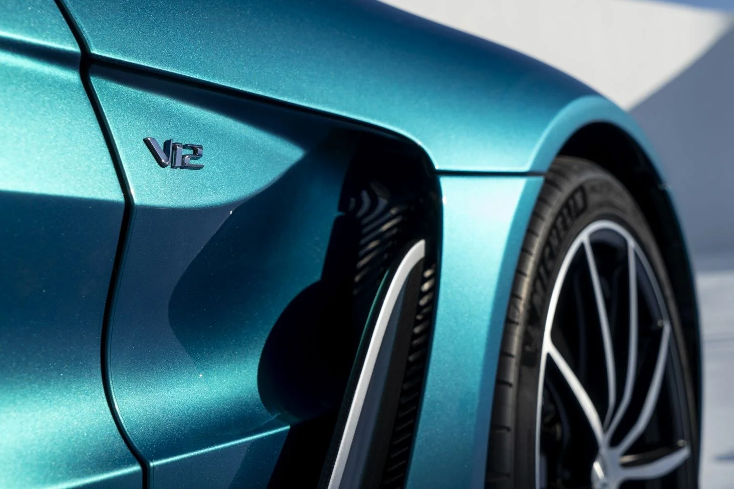 Aston Martin V12 Vantage 5.2 V12 (700 Hp) Automatic2022 - thumbnail 13