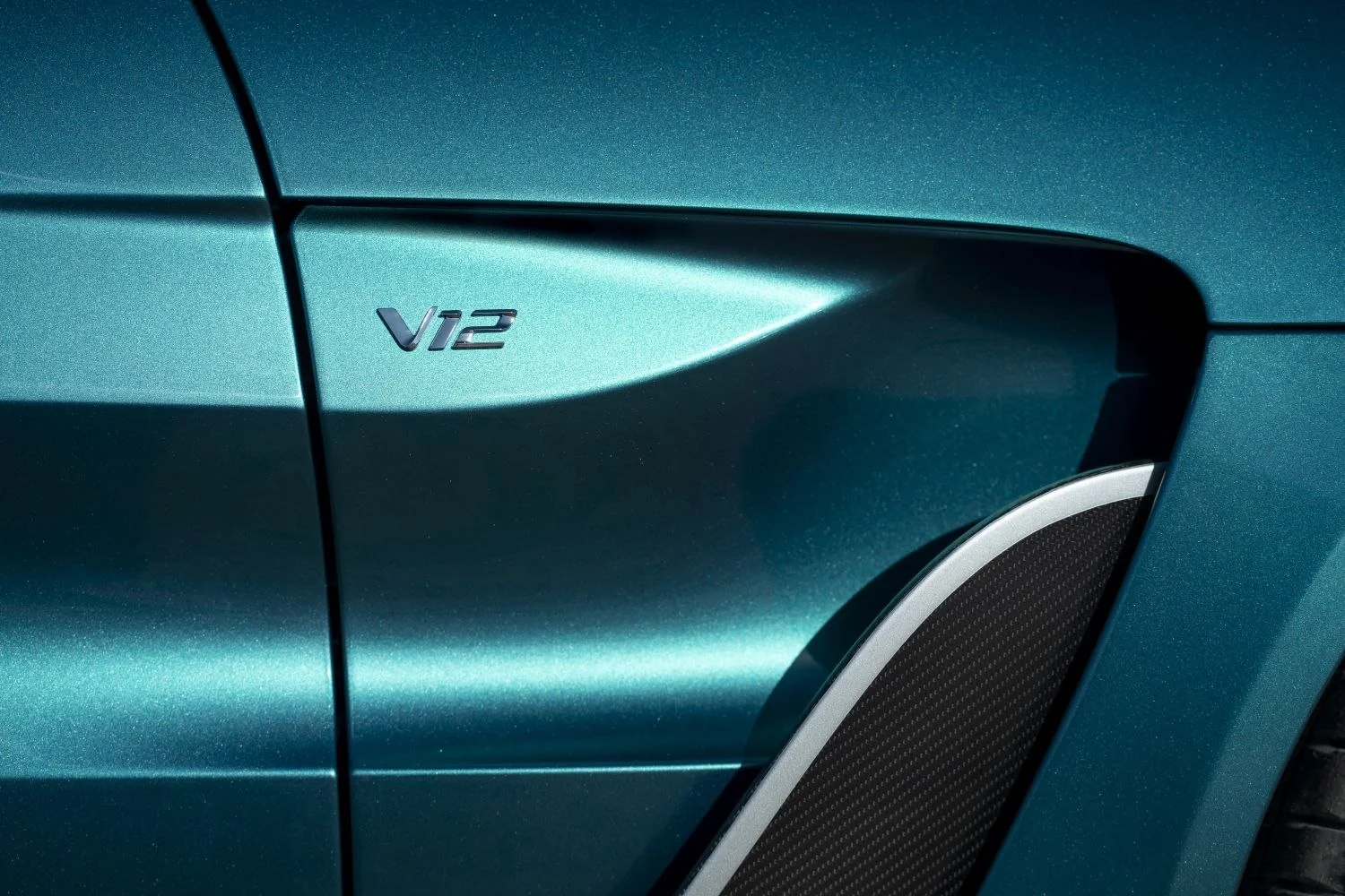 Aston Martin V12 Vantage 5.2 V12 (700 Hp) Automatic2022 - thumbnail 16