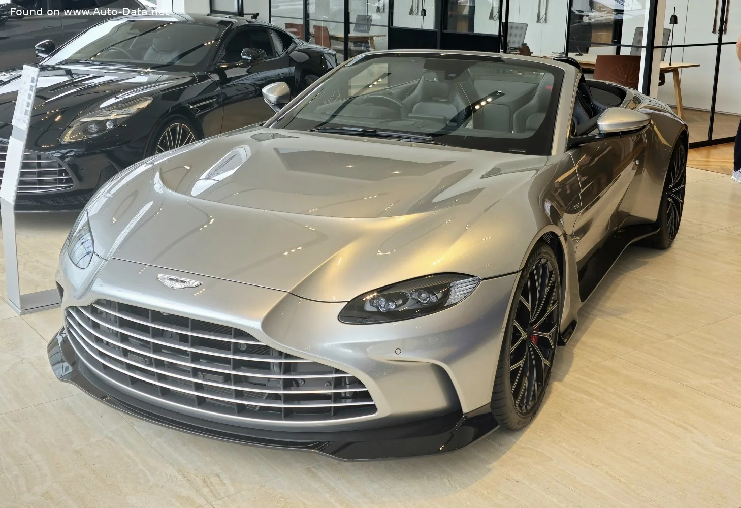 Aston Martin V12 Vantage 5.2 V12 (700 Hp) Automatic2022 - thumbnail 18