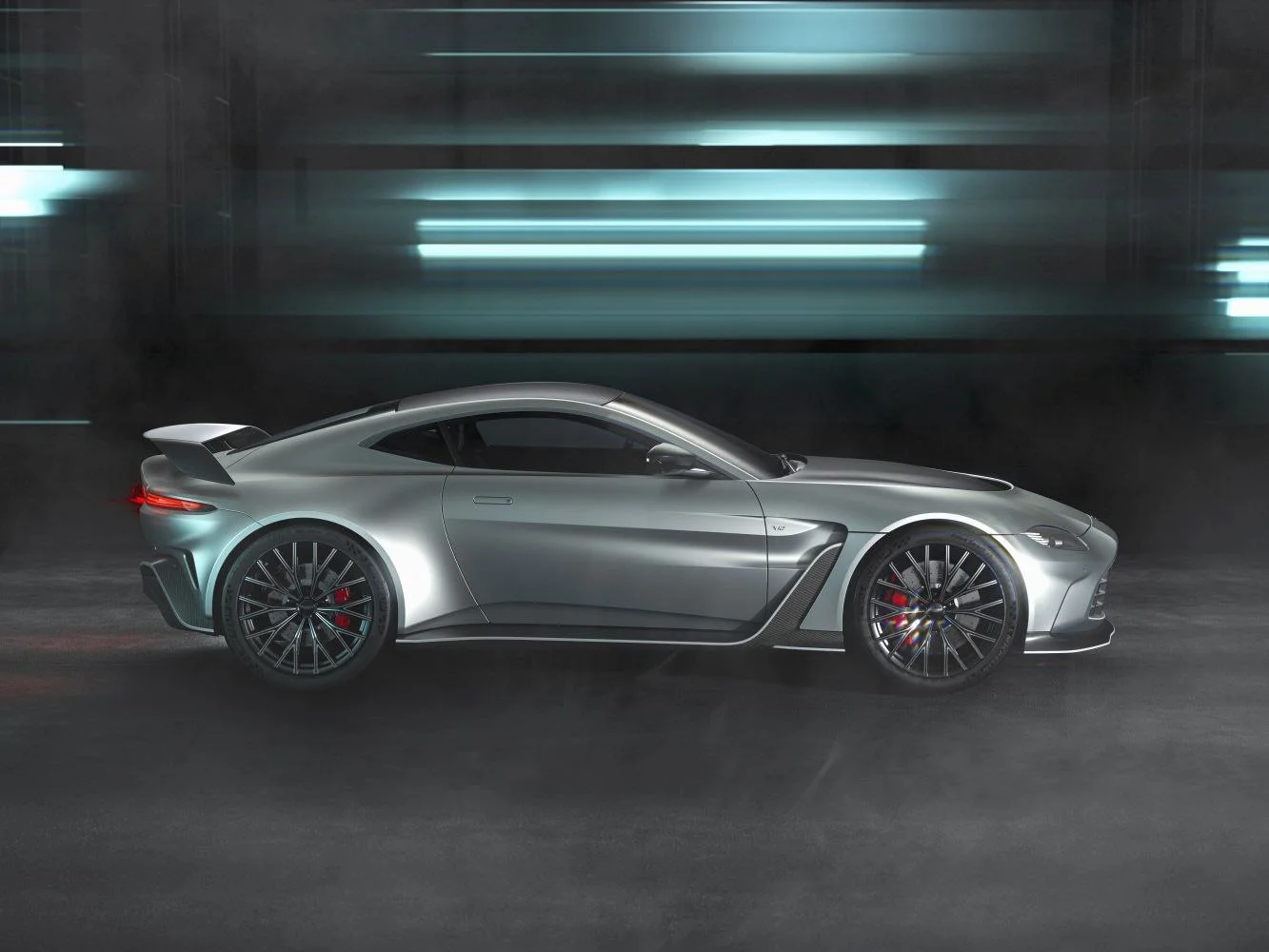 Aston Martin V12 Vantage 5.2 V12 (700 Hp) Automatic2022 - thumbnail 4