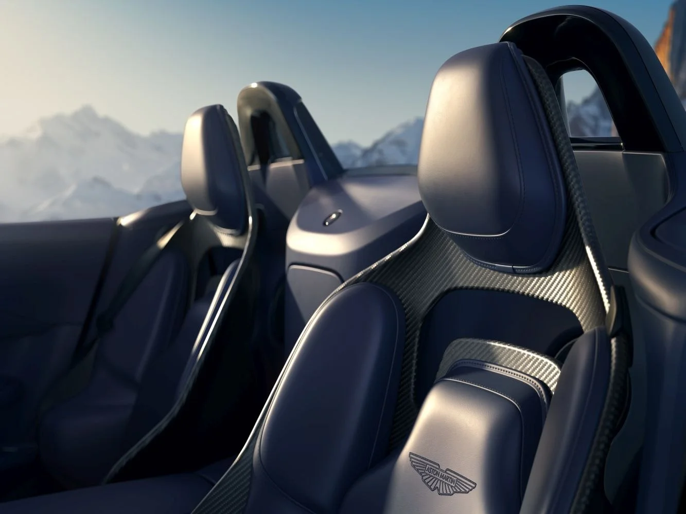 Aston Martin V8 Vantage 4.0 V8 (665 Hp) Automatic2025 - thumbnail 14