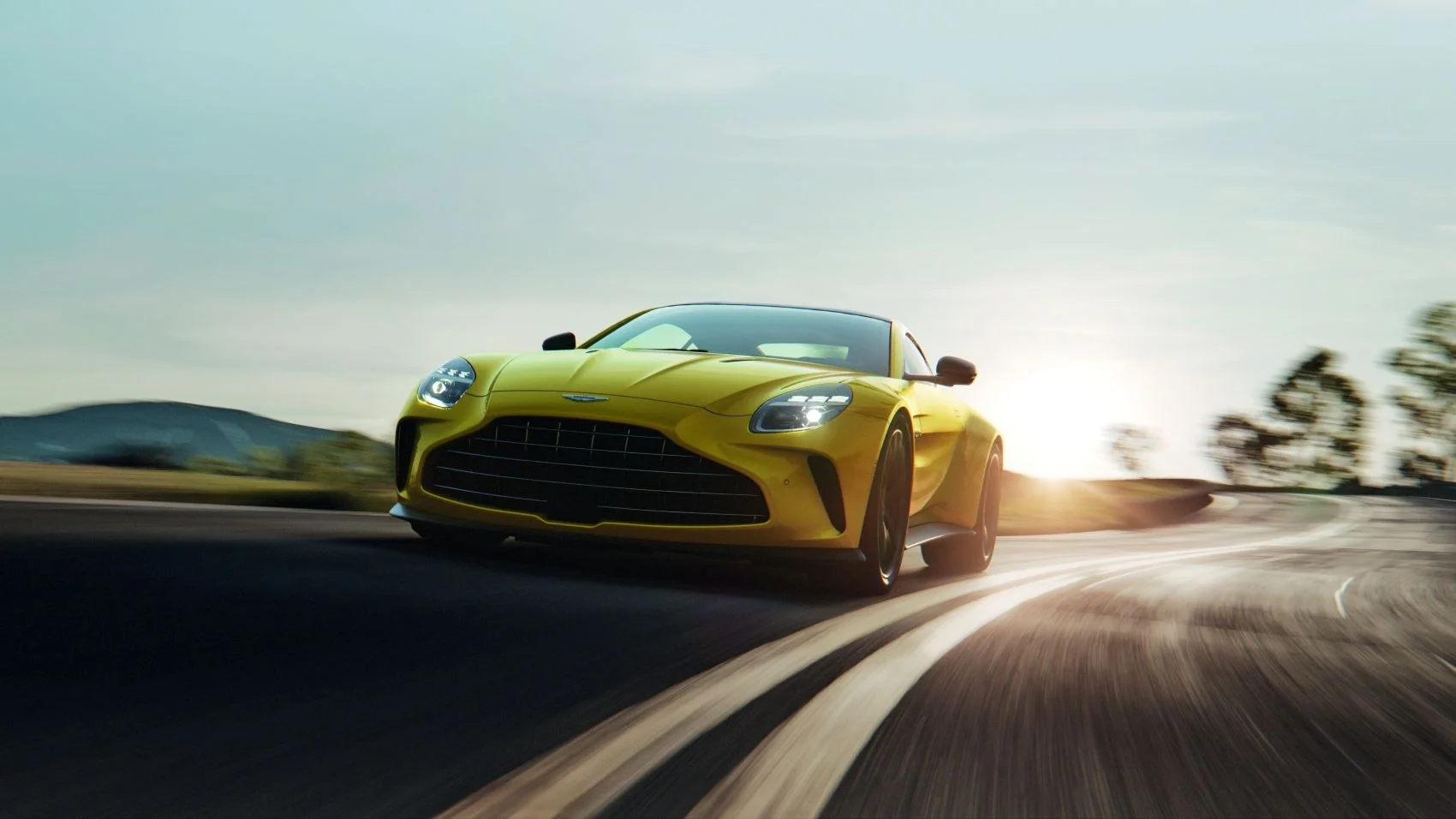 Aston Martin V8 Vantage 4.0 V8 (665 Hp) Automatic2024 - thumbnail 3