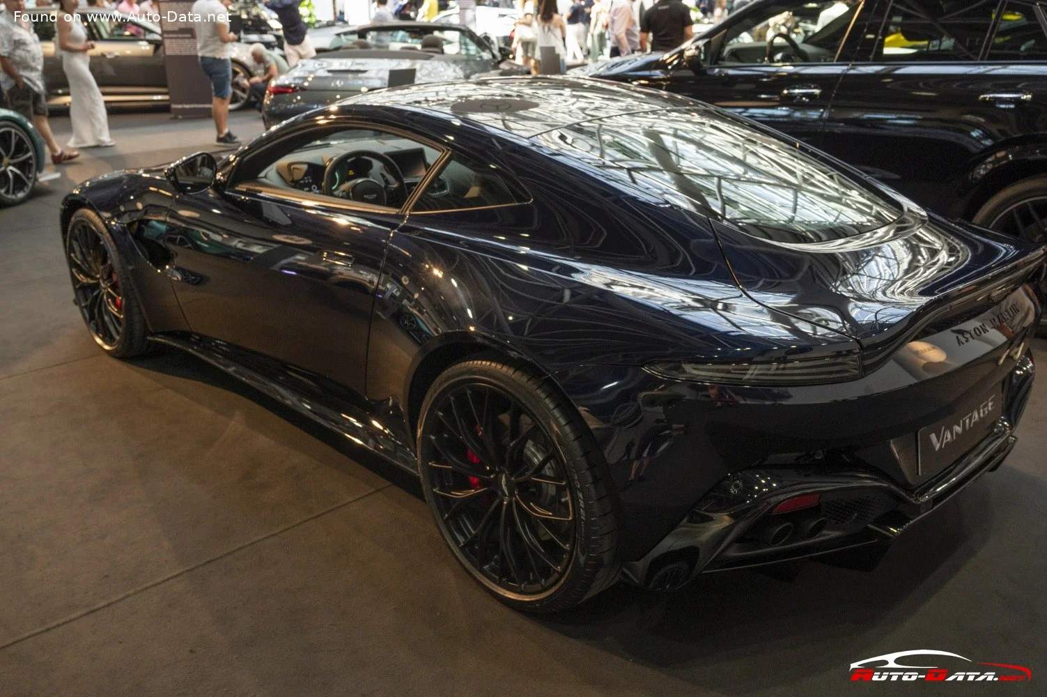 Aston Martin V8 Vantage 4.0 V8 (510 Hp) Automatic2017 - 2024 thumbnail 3