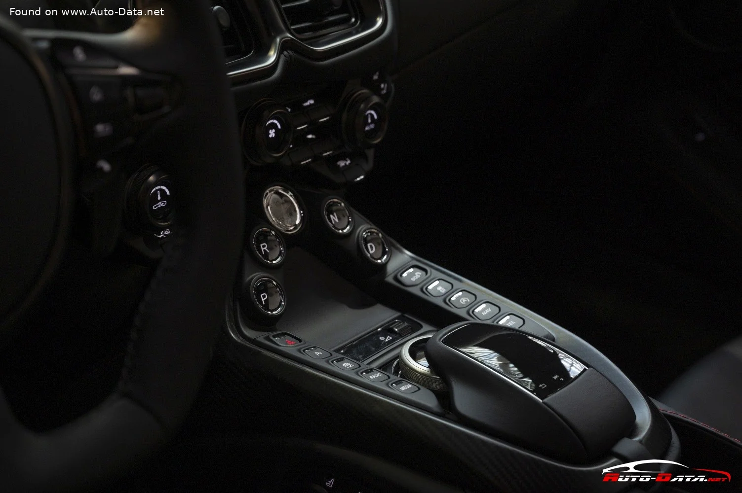 Aston Martin V8 Vantage 4.0 V8 (510 Hp) Automatic2017 - 2024 thumbnail 8