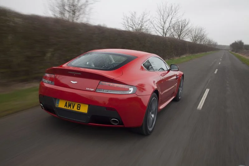 Aston Martin V8 Vantage 4.7 V8 (426 Hp)2008 - 2016 thumbnail 2