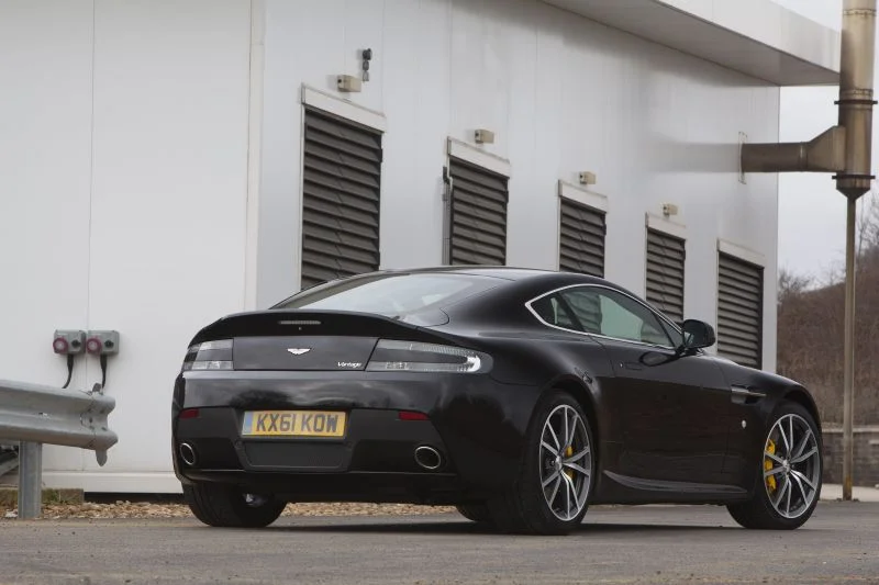 Aston Martin V8 Vantage 4.7 V8 (426 Hp)2008 - 2016 thumbnail 16