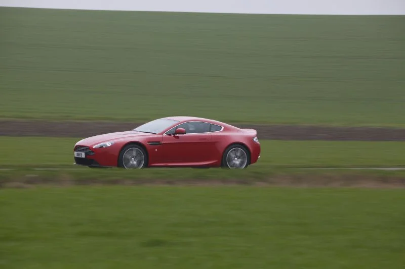 Aston Martin V8 Vantage 4.7 V8 (426 Hp)2008 - 2016 thumbnail 8