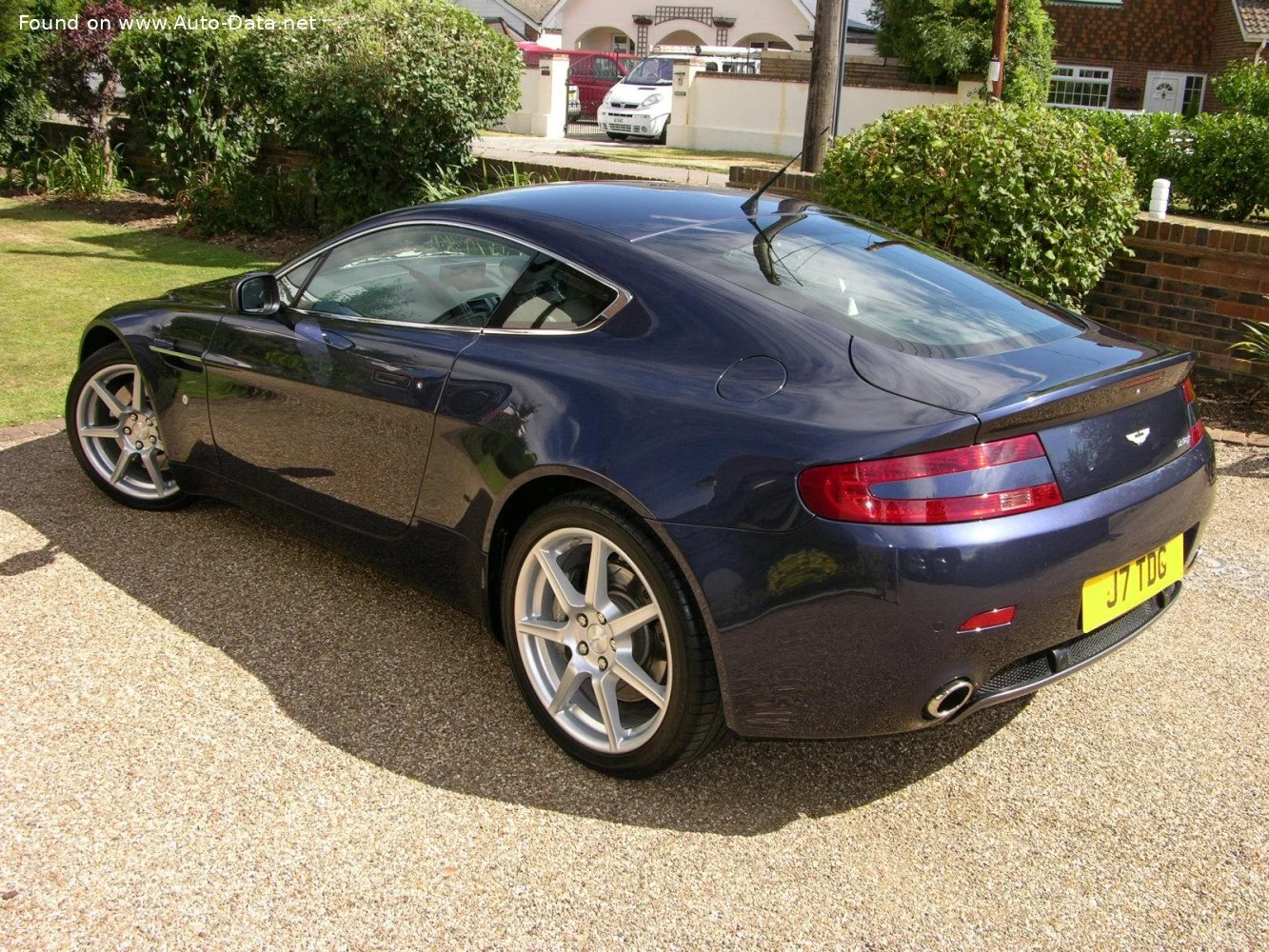 Aston Martin V8 Vantage 4.3 i V8 32V (385 Hp)2005 - 2008 thumbnail 7
