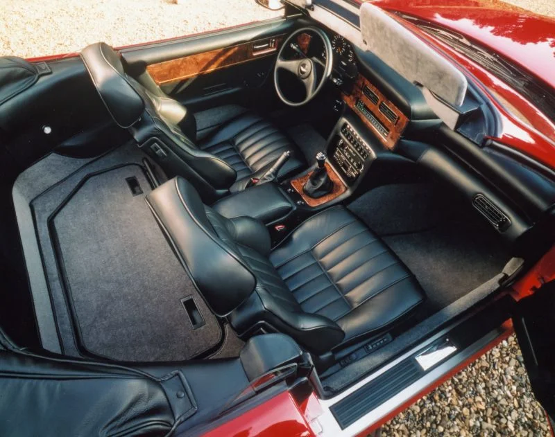 Aston Martin V8 Vantage 5.3 (340 Hp)1977 - 1989 thumbnail 3