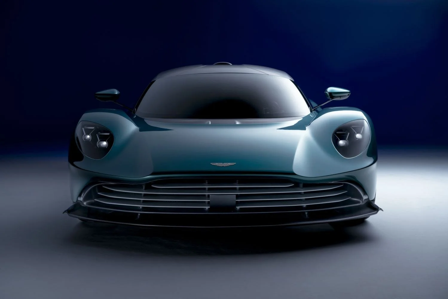 Aston Martin Valhalla Aston Martin Valhalla concept thumbnail 3