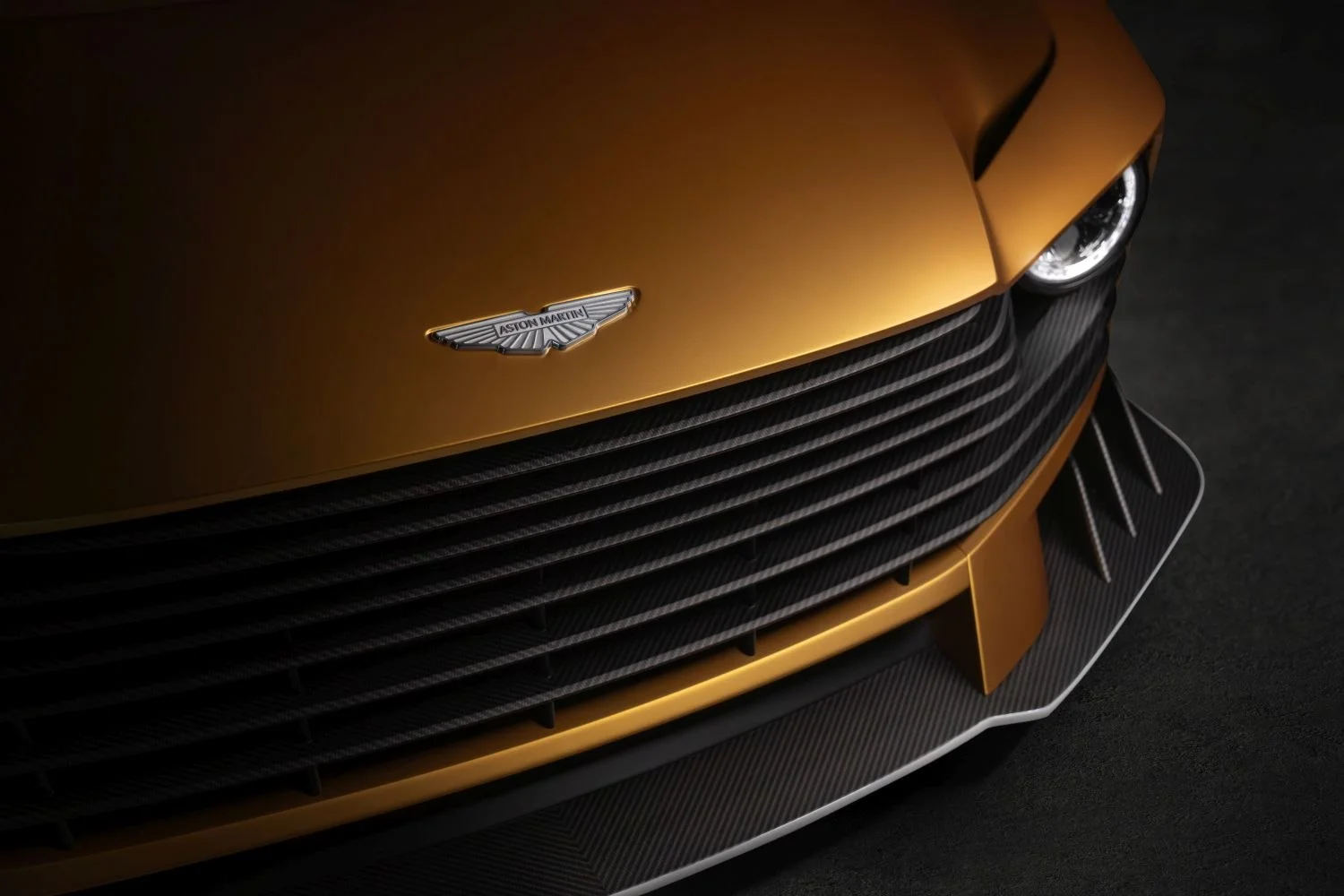 Aston Martin Valiant Aston Martin Valiant thumbnail 15