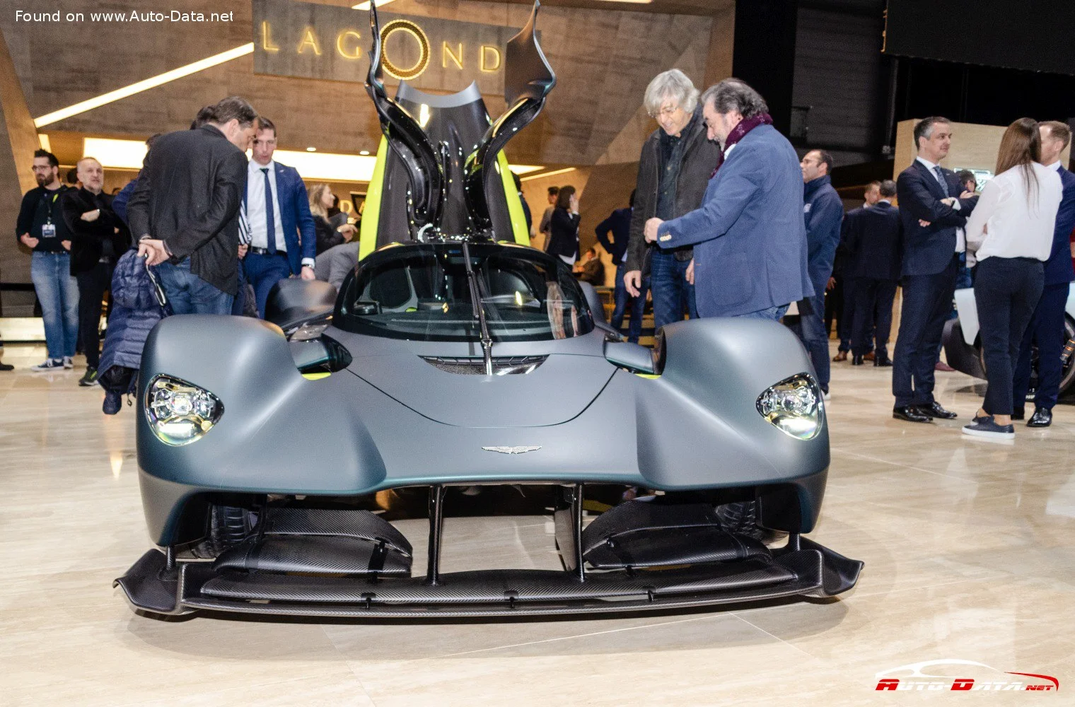 Aston Martin Valkyrie Aston Martin Valkyrie thumbnail 11