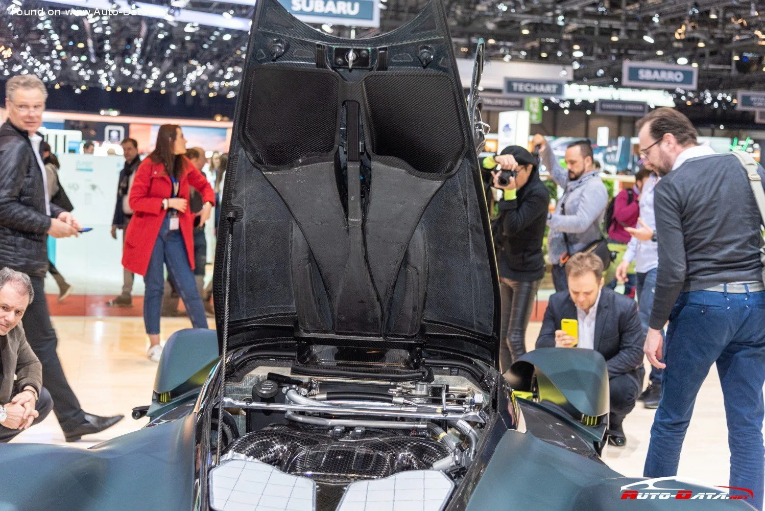 Aston Martin Valkyrie Aston Martin Valkyrie thumbnail 16