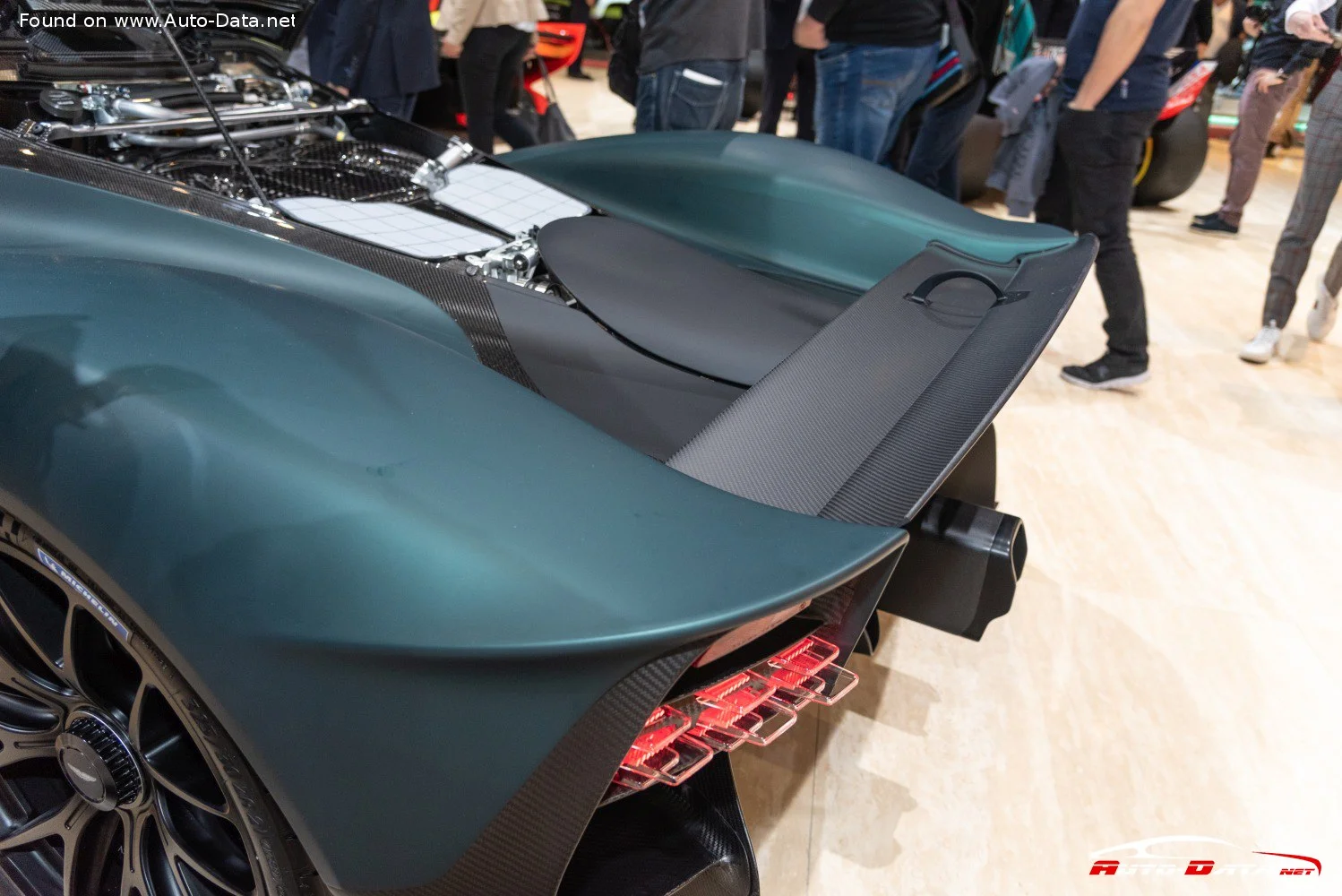 Aston Martin Valkyrie Aston Martin Valkyrie thumbnail 17