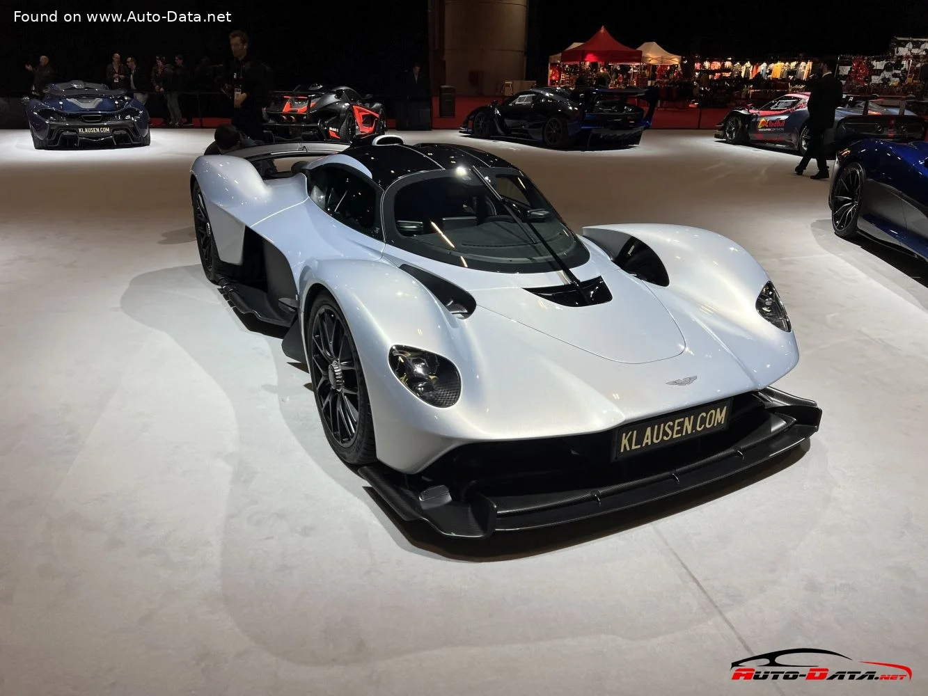 Aston Martin Valkyrie Aston Martin Valkyrie thumbnail 4