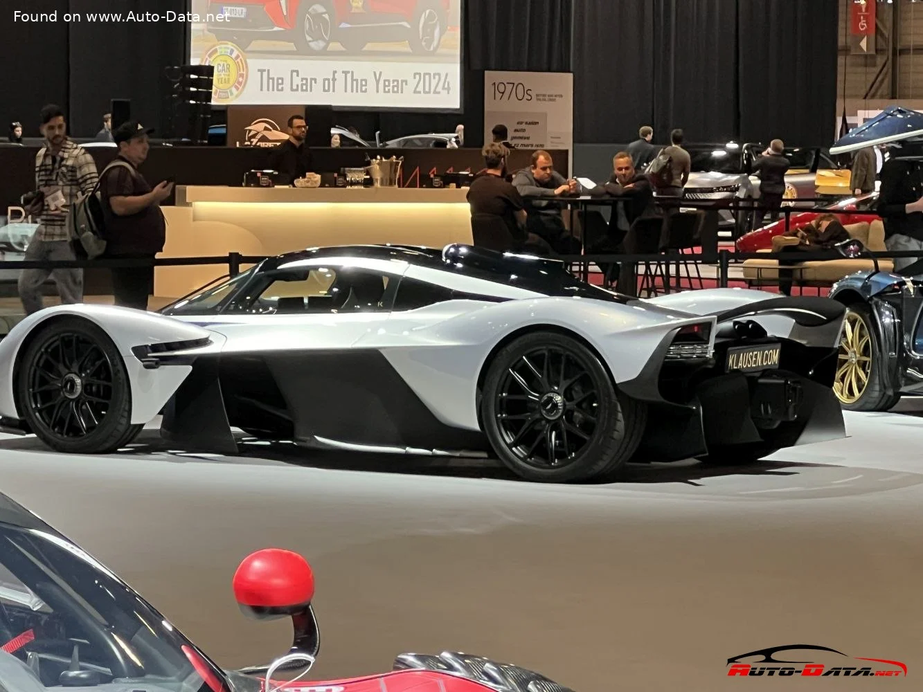 Aston Martin Valkyrie Aston Martin Valkyrie thumbnail 9