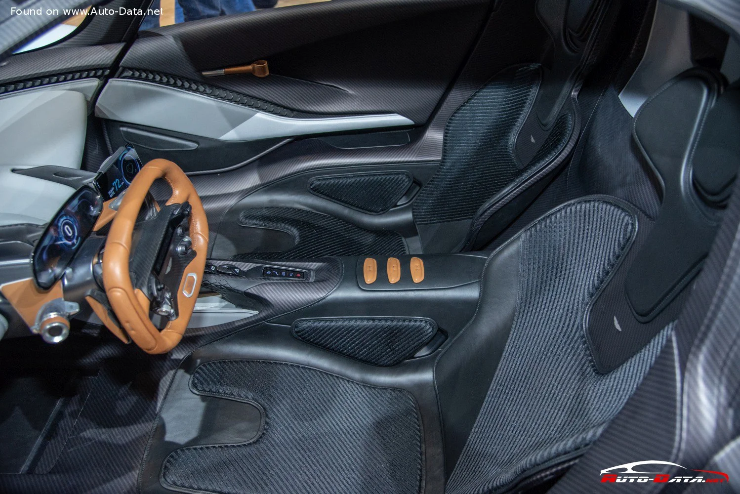 Aston Martin Valkyrie Aston Martin Valkyrie AM-RB 003 thumbnail 12