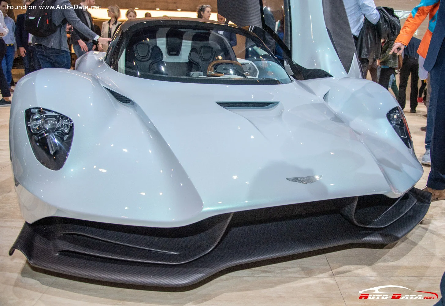 Aston Martin Valkyrie Aston Martin Valkyrie AM-RB 003 thumbnail 7