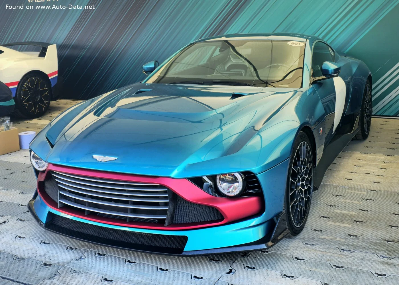 Aston Martin Valour 5.2 V12 (715 Hp)2023 - thumbnail 2