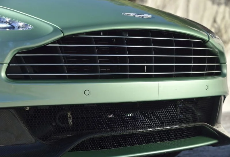 Aston Martin Vanquish 6.0 V12 (573 Hp) Automatic2013 - 2014 thumbnail 12
