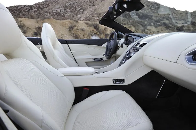 Aston Martin Vanquish 6.0 V12 (573 Hp) Automatic2013 - 2014 thumbnail 3