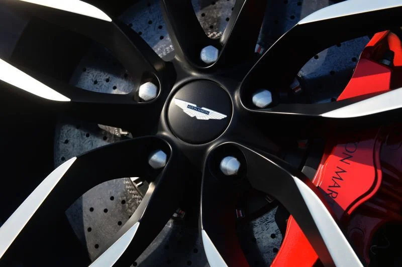 Aston Martin Vanquish 6.0 V12 (573 Hp) Automatic2013 - 2014 thumbnail 4